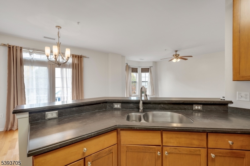 Belleville Twp., New Jersey, 07109, United States, 2 Bedrooms Bedrooms, ,3 BathroomsBathrooms,Residential,For Sale,1971321