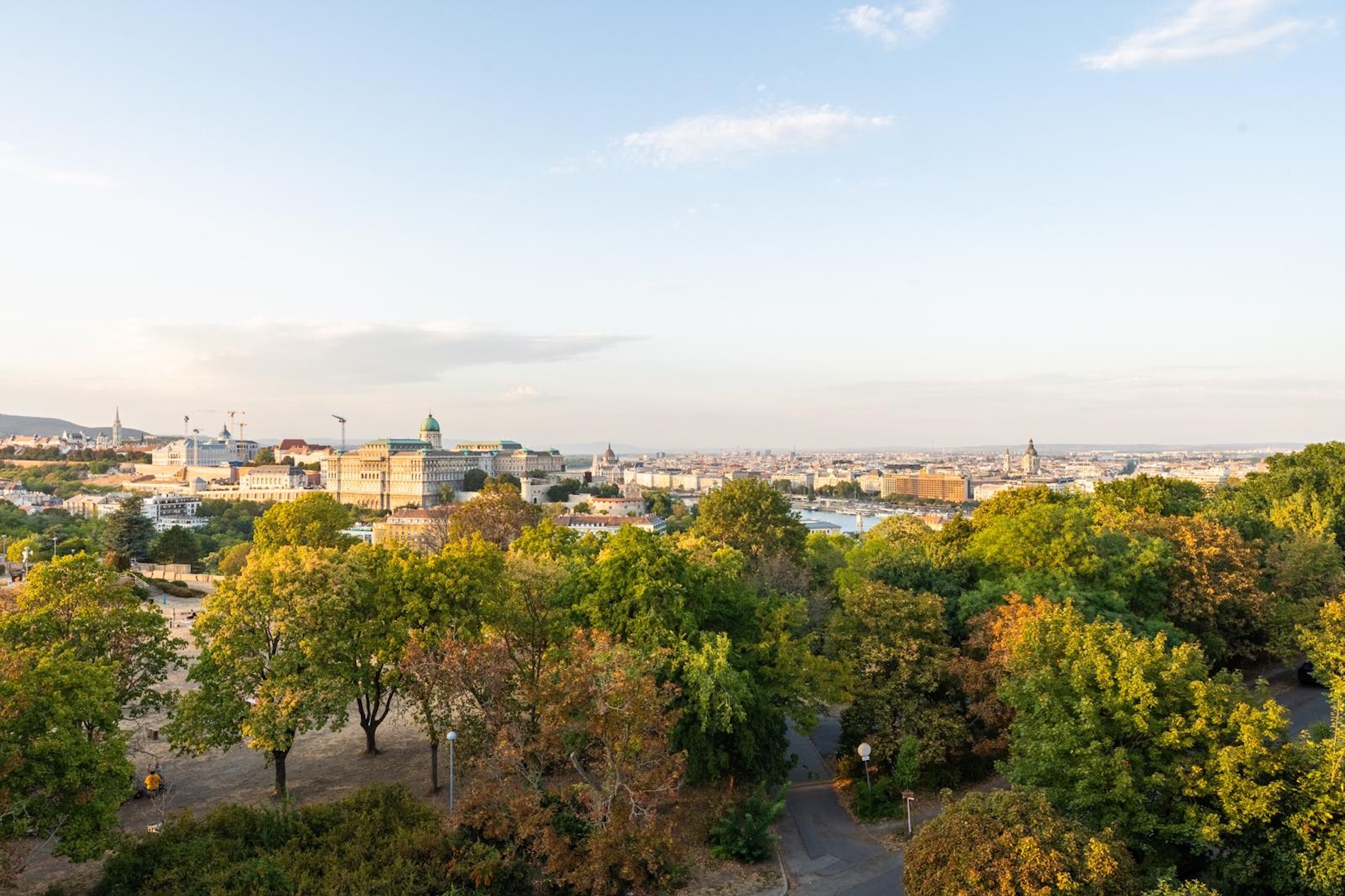  A Panorama of Budapest from the Heights of Gellért Hill - 物件實景
