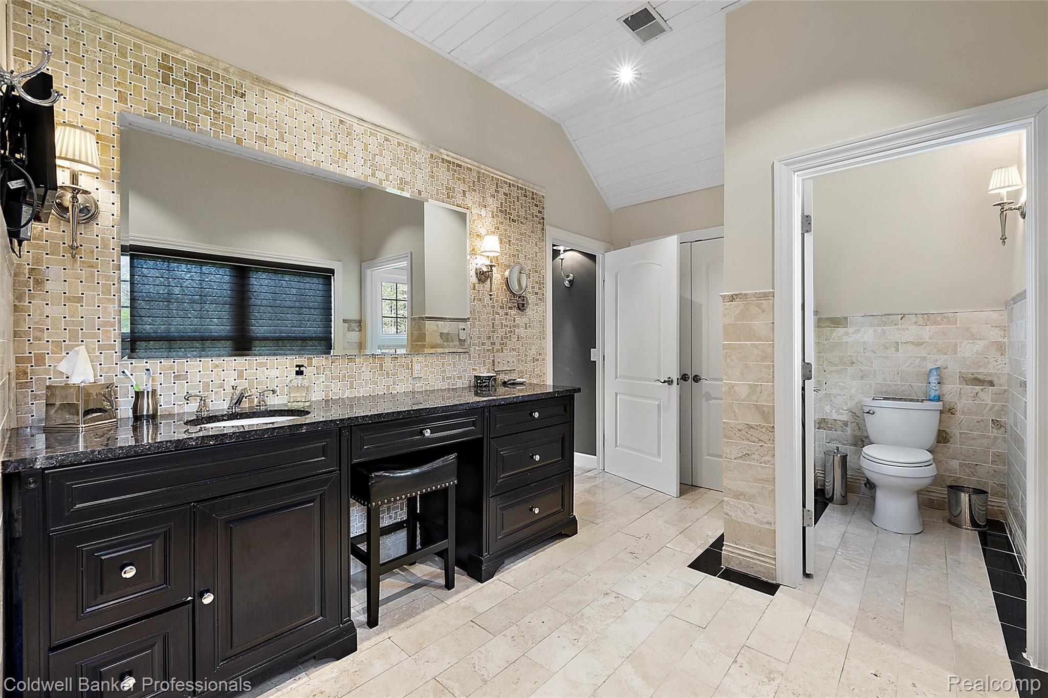 Lapeer, Michigan, 48446, United States, 3 Bedrooms Bedrooms, ,3 BathroomsBathrooms,Residential,For Sale,1907638