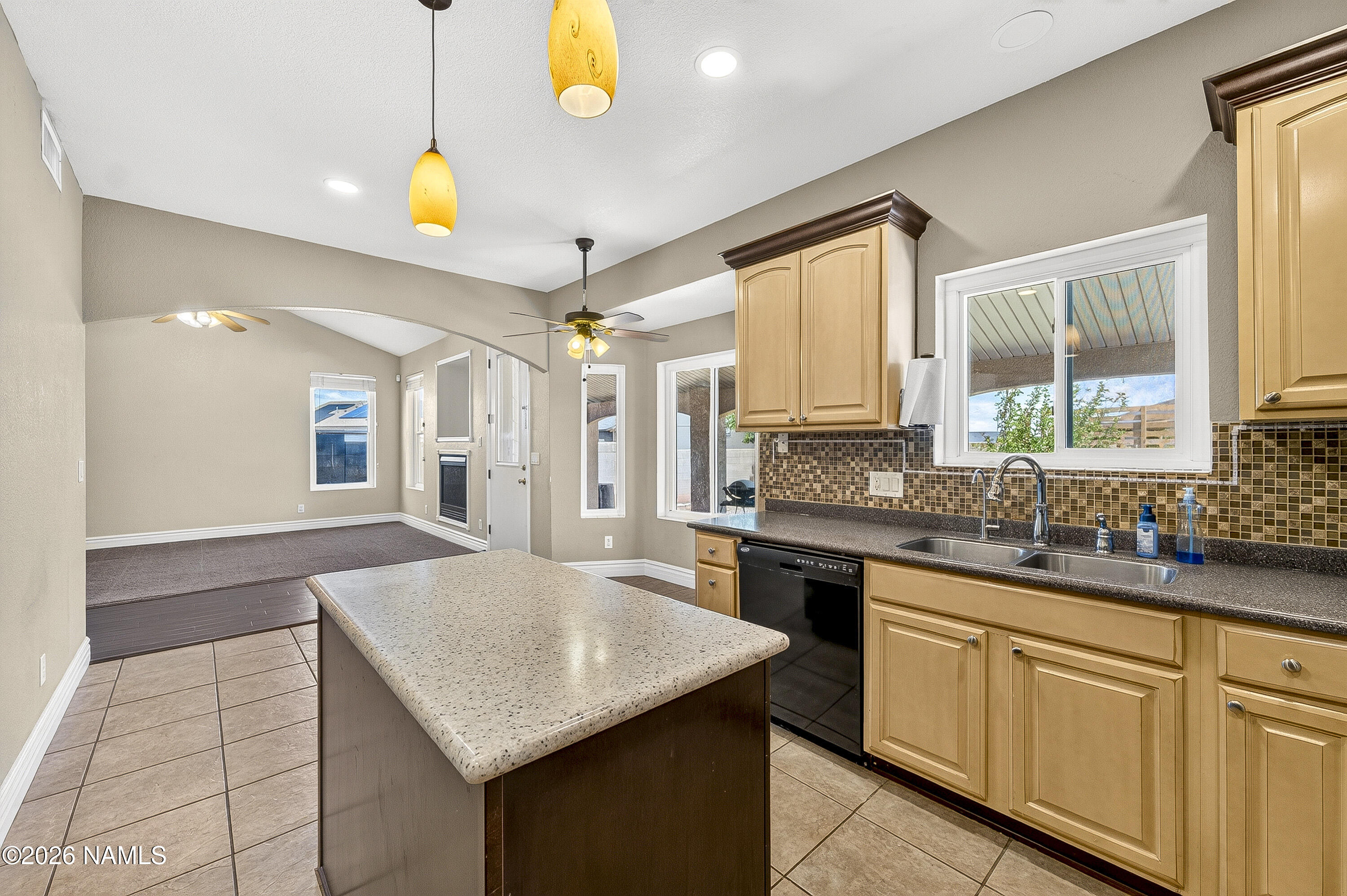  1914 Round House Drive, Winslow, AZ, 86047 - 物件實景
