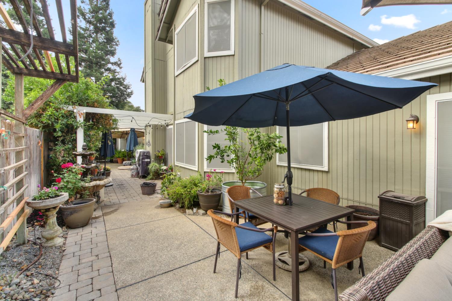 Elk Grove, California, 95624, United States, 4 Bedrooms Bedrooms, ,4 BathroomsBathrooms,Residential,For Sale,1987629