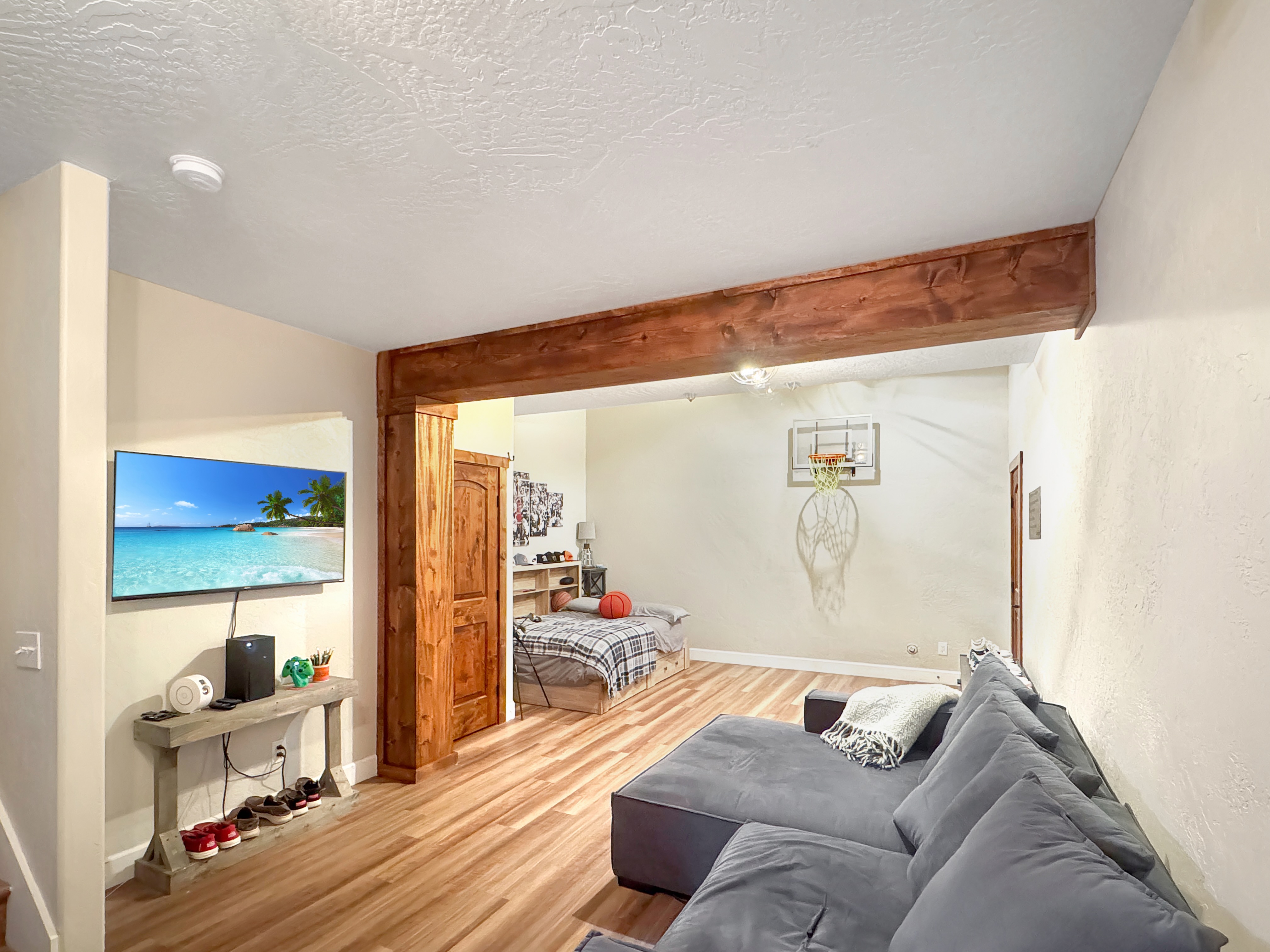 Sagle, Idaho, 83860, United States, 3 Bedrooms Bedrooms, ,3 BathroomsBathrooms,Residential,For Sale,1792364