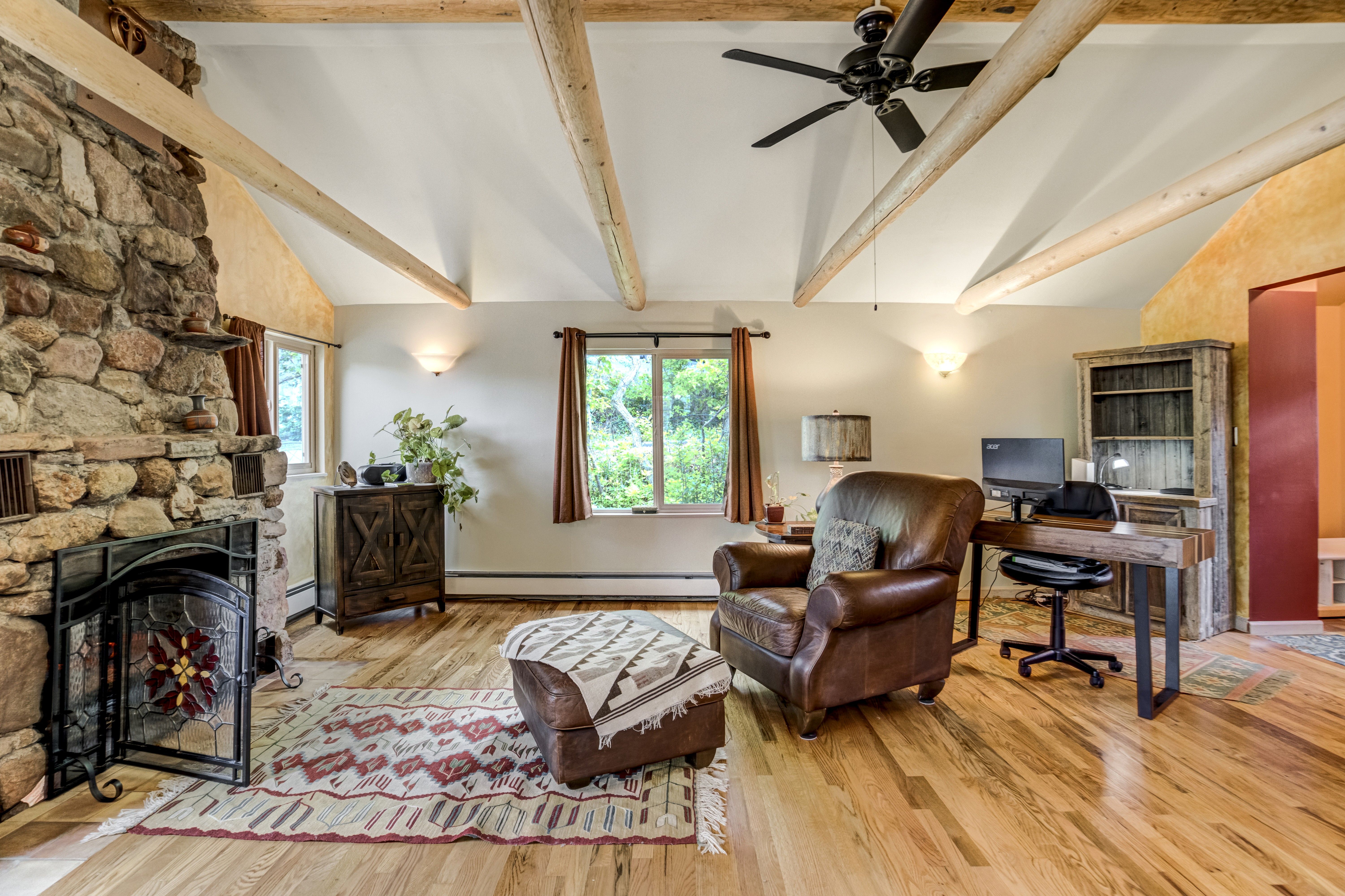  Extraordinary Mountain Retreat Perched Above the Heart of Manitou Springs - 物件實景