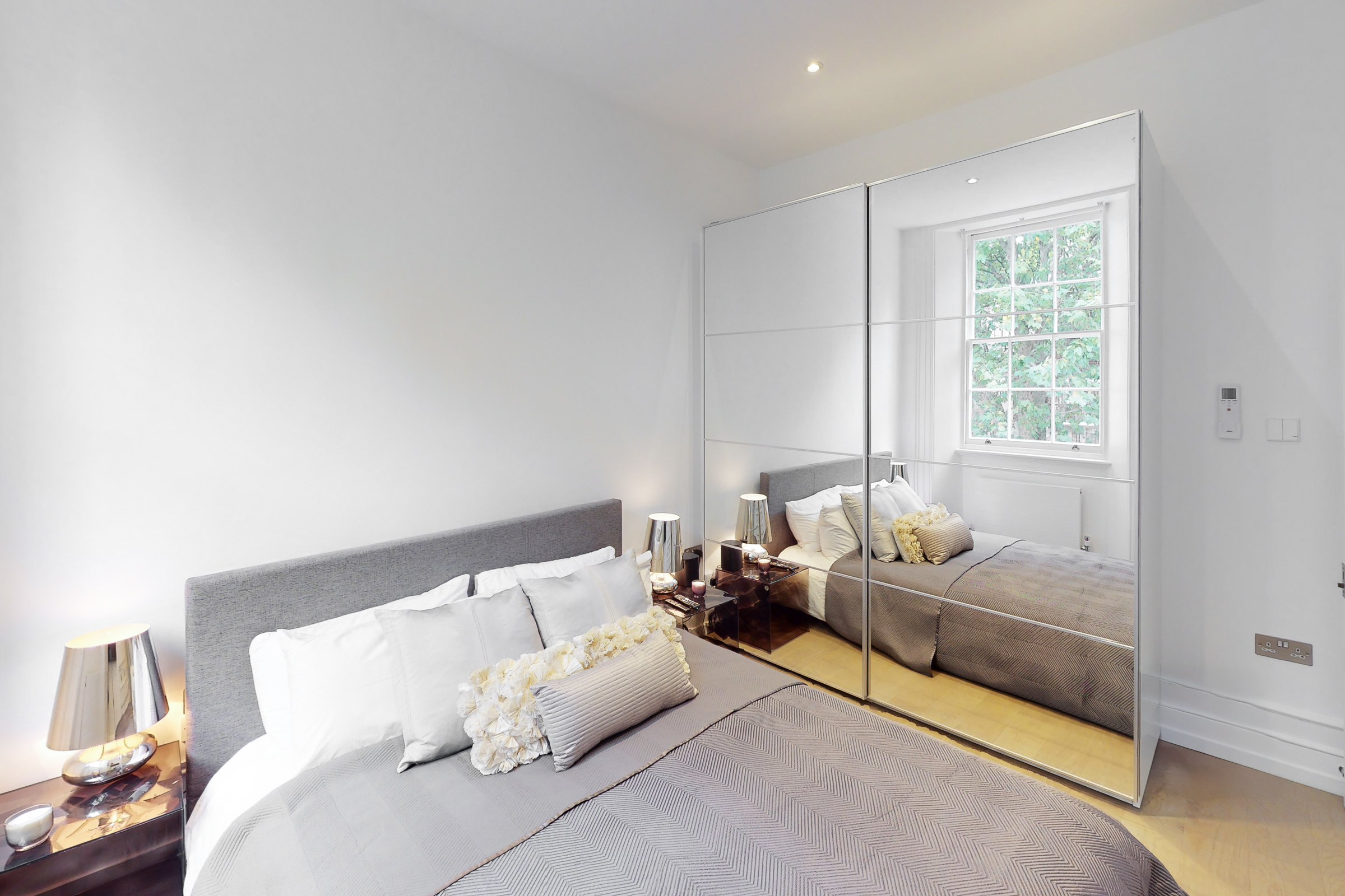  A Knightsbridge Building with a Garden Maisonette and Three Upper Residences - 物件實景