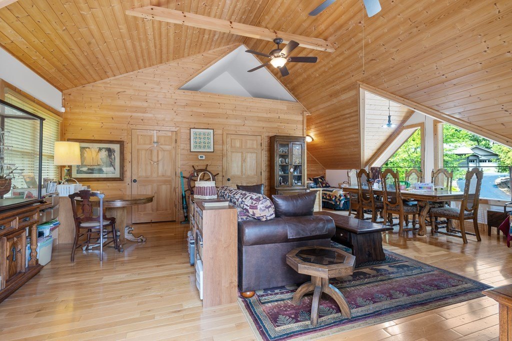 Blairsville, Georgia, 30512, United States, 3 Bedrooms Bedrooms, ,4 BathroomsBathrooms,Residential,For Sale,1895292