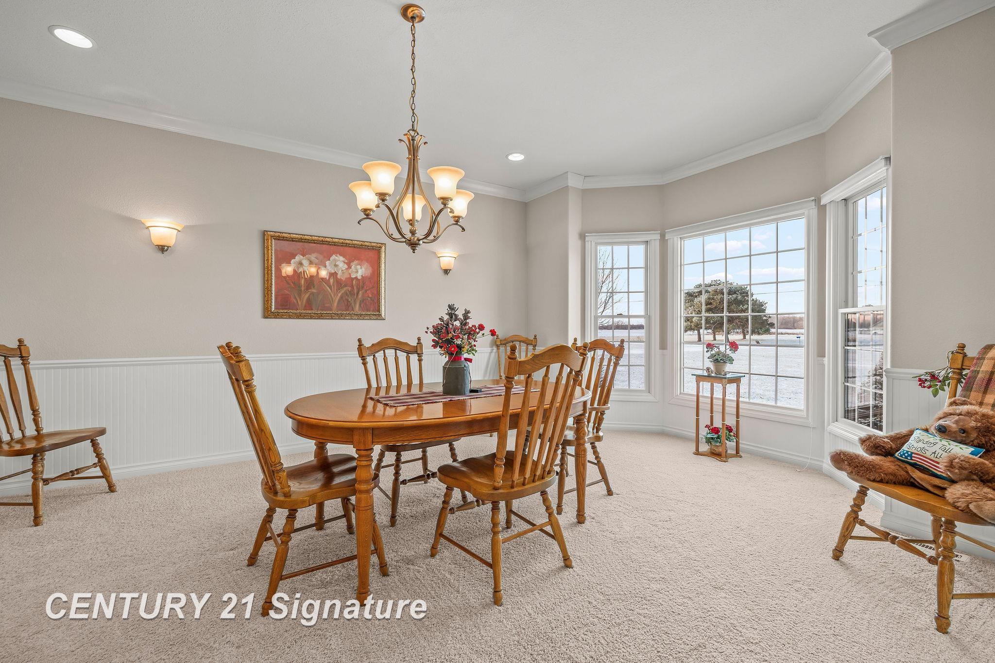 Freeland, Michigan, 48623, United States, 5 Bedrooms Bedrooms, ,4 BathroomsBathrooms,Residential,For Sale,1973671