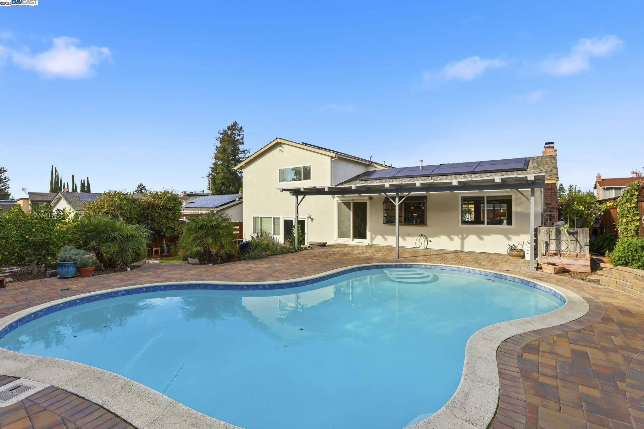 Pleasanton, California, 94566, United States, 4 Bedrooms Bedrooms, ,2 BathroomsBathrooms,Residential,For Sale,1988174