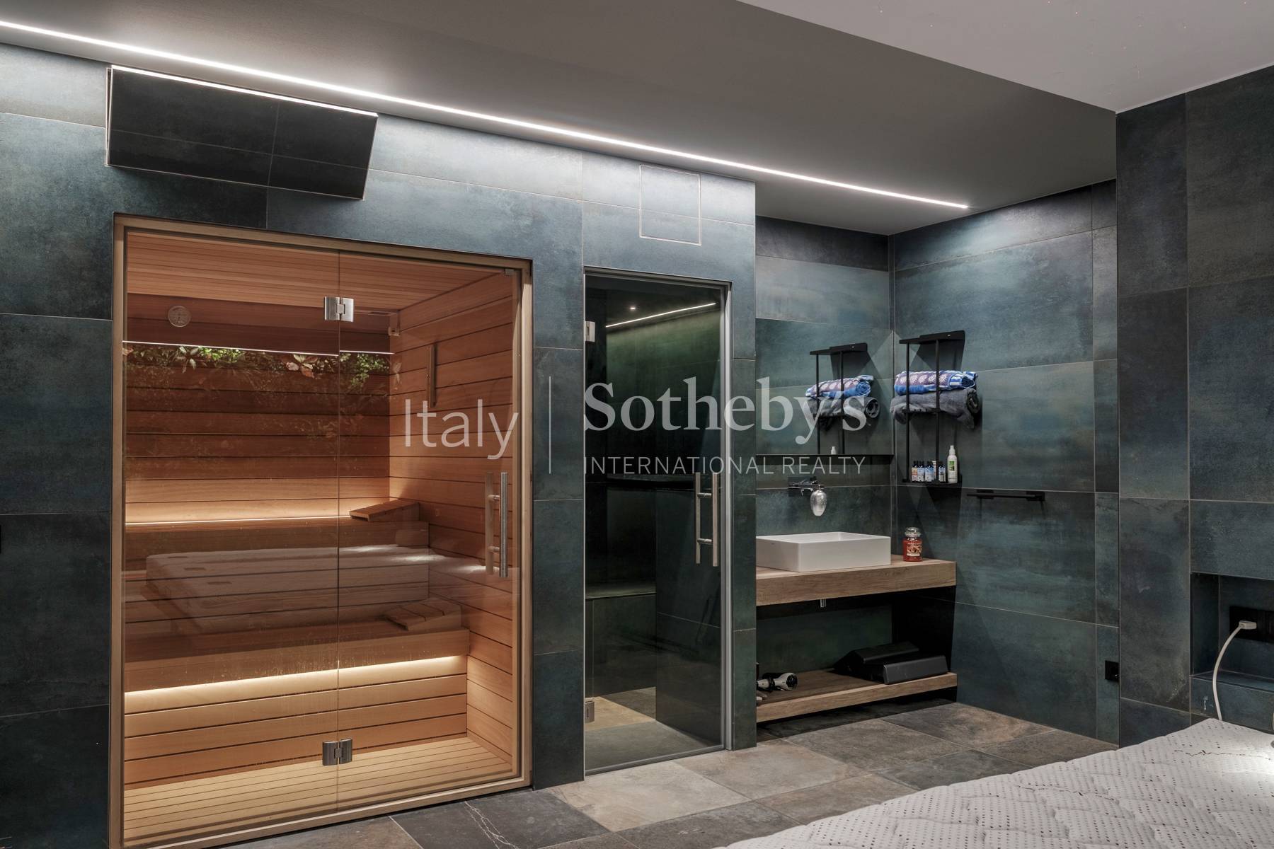  Exclusive modern villa with panoramic lake views - 物件實景