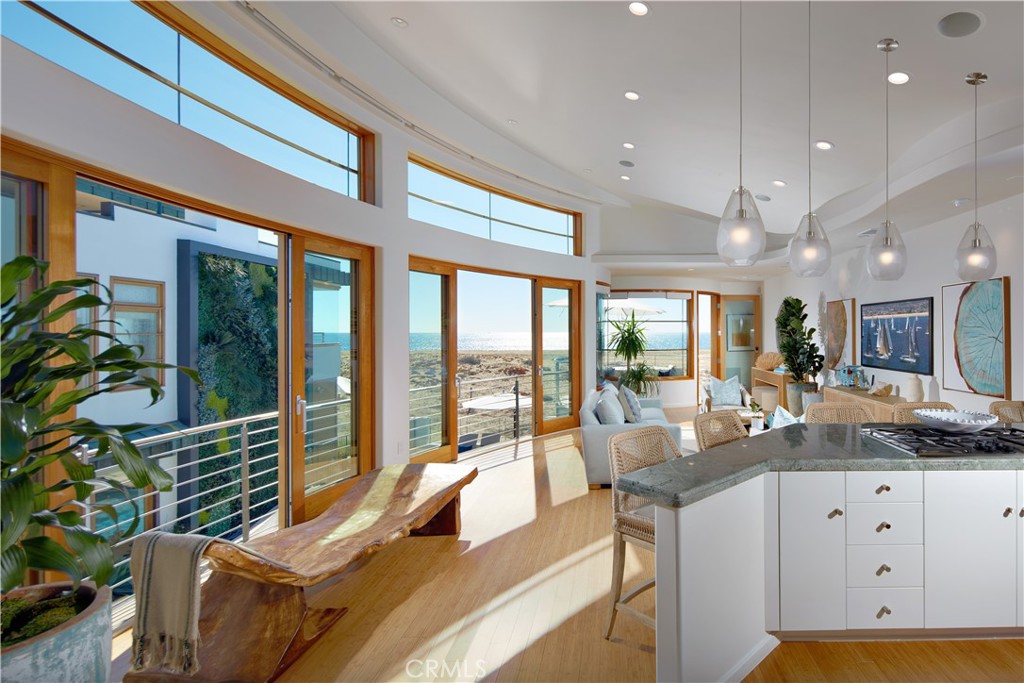 Newport Beach, California, 92661, United States, 7 Bedrooms Bedrooms, ,11 BathroomsBathrooms,Residential,For Sale,1877101