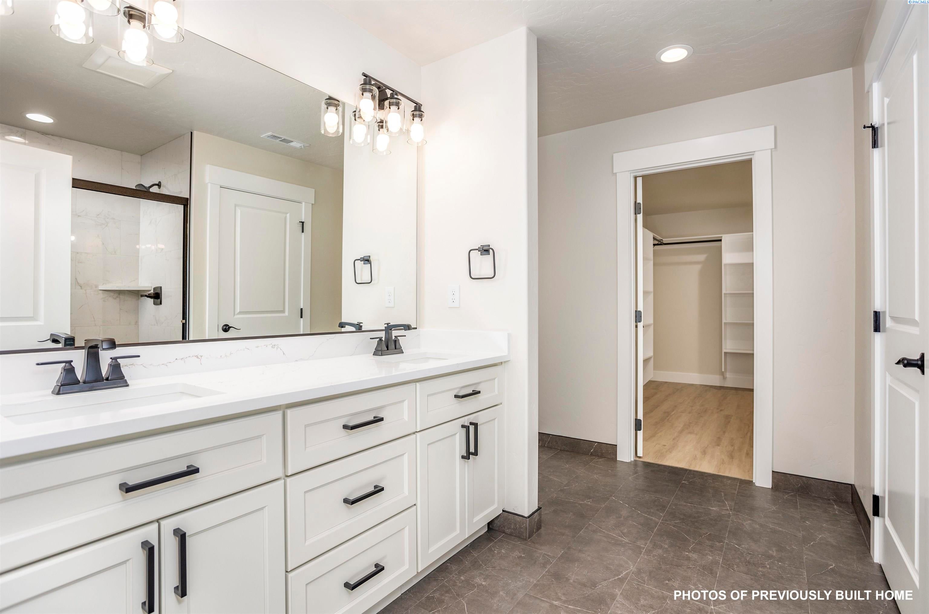 Richland, Washington, 99352, United States, 4 Bedrooms Bedrooms, ,2 BathroomsBathrooms,Residential,For Sale,1980834