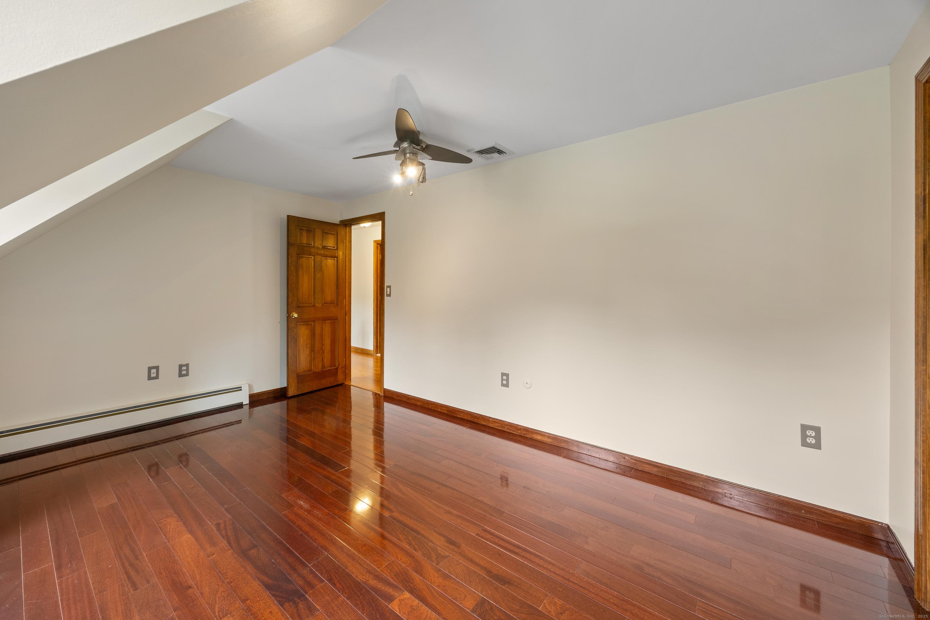 Southington, Connecticut, 06489, United States, 3 Bedrooms Bedrooms, ,3 BathroomsBathrooms,Residential,For Sale,1935376