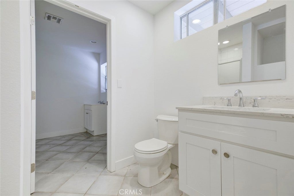 Chatsworth, California, 91311, United States, 3 Bedrooms Bedrooms, ,3 BathroomsBathrooms,Residential,For Sale,1998886