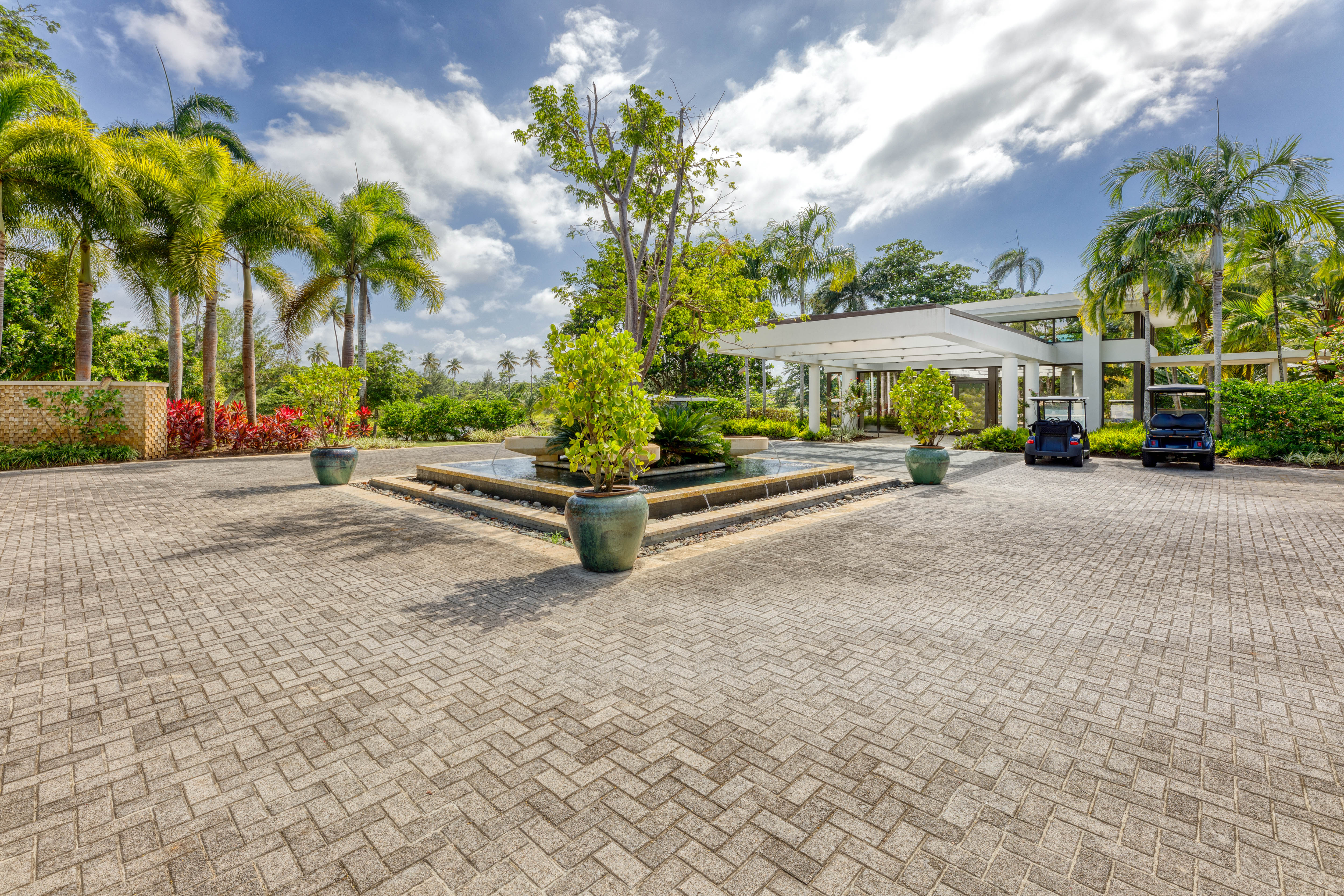  A Distinguished Oceanfront Penthouse on West Beach - 物件實景