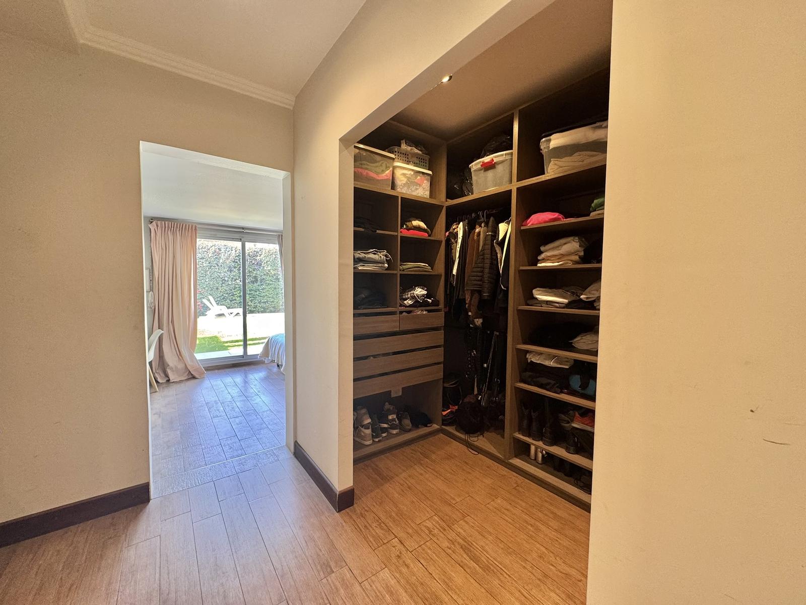 Godoy Cruz, AR-M, AR, 5 Bedrooms Bedrooms, ,4 BathroomsBathrooms,Residential,For Sale,1961859