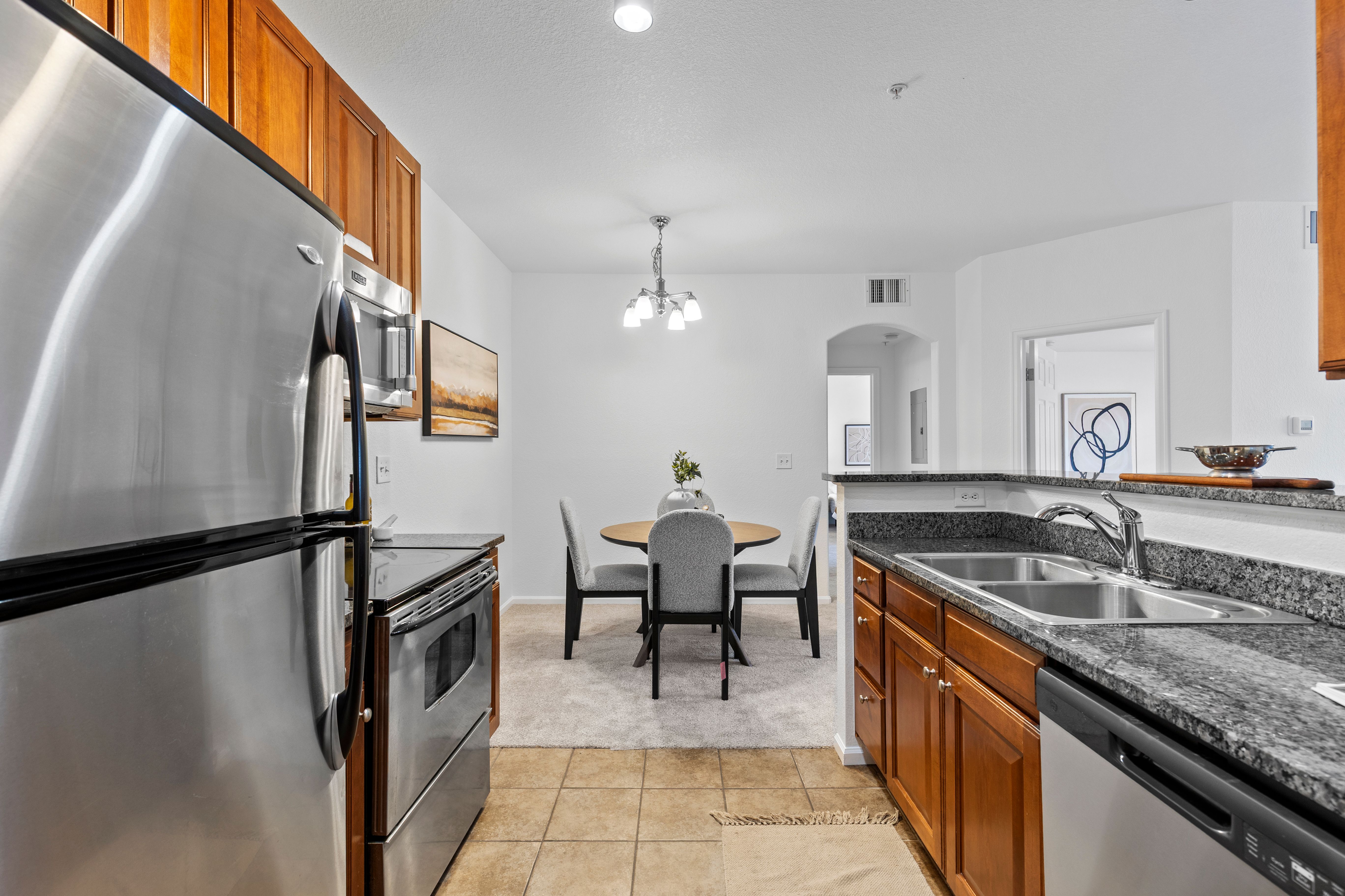  Thoughtfully updated, move-in ready in the highly sought after Prairie Walk - 物件實景