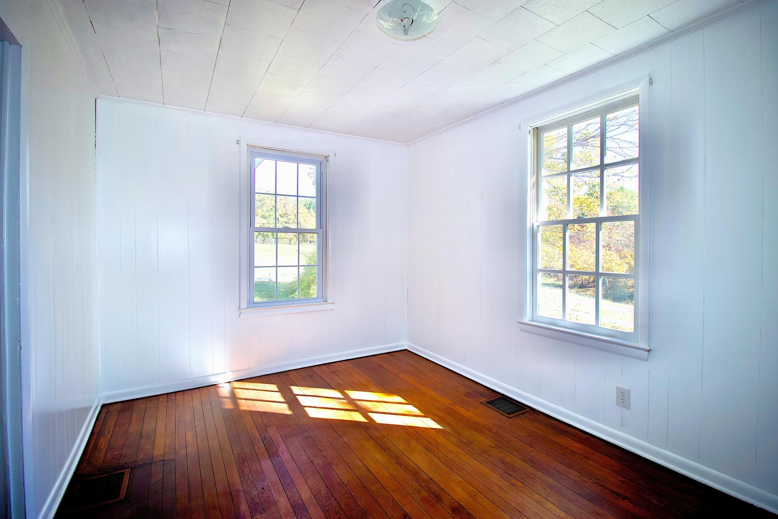Alderson, West Virginia, 24910, United States, 3 Bedrooms Bedrooms, ,4 BathroomsBathrooms,Residential,For Sale,1751308