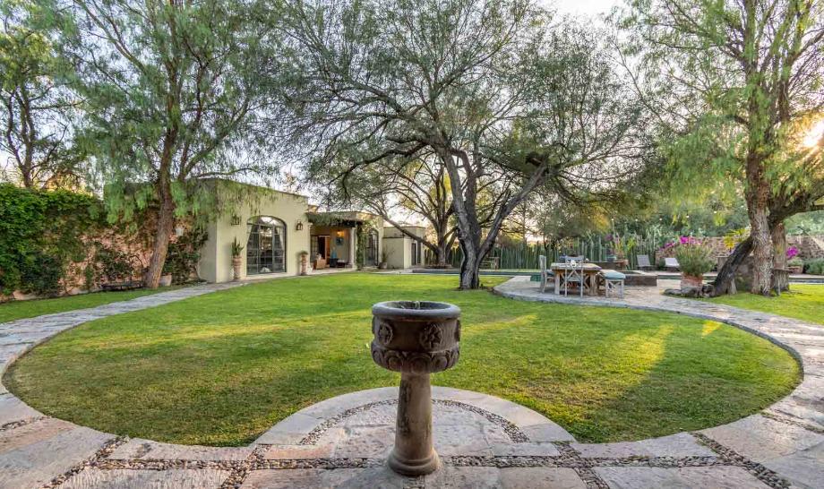 San Miguel de Allende, Guanajuato, 37893, Mexico, 5 Bedrooms Bedrooms, ,5 BathroomsBathrooms,Residential,For Sale,1991635