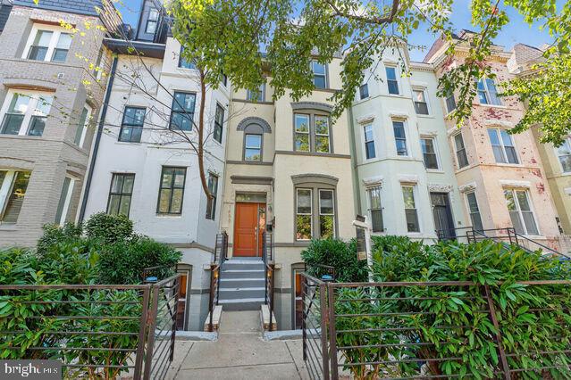 Washington, District of Columbia, 20009, United States, 2 Bedrooms Bedrooms, ,1 BathroomBathrooms,Residential,For Sale,1983201