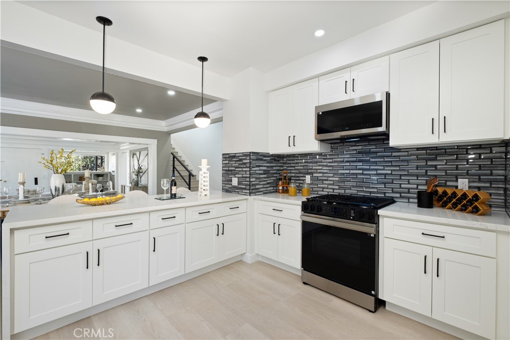 Los Angeles, California, 90018, United States, 6 Bedrooms Bedrooms, ,1 BathroomBathrooms,Residential,For Sale,2001220