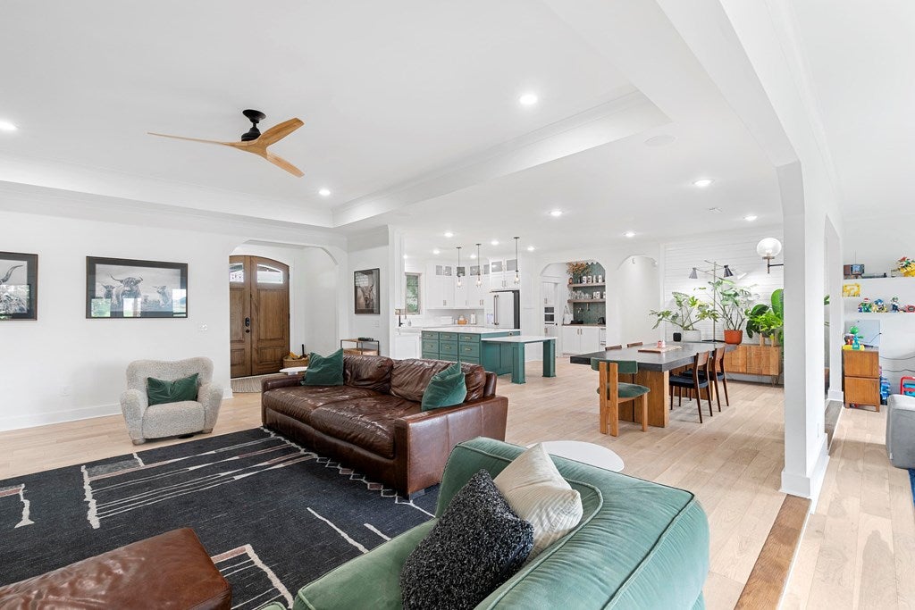 Newton, Alabama, 36352, United States, 4 Bedrooms Bedrooms, ,3 BathroomsBathrooms,Residential,For Sale,1989704