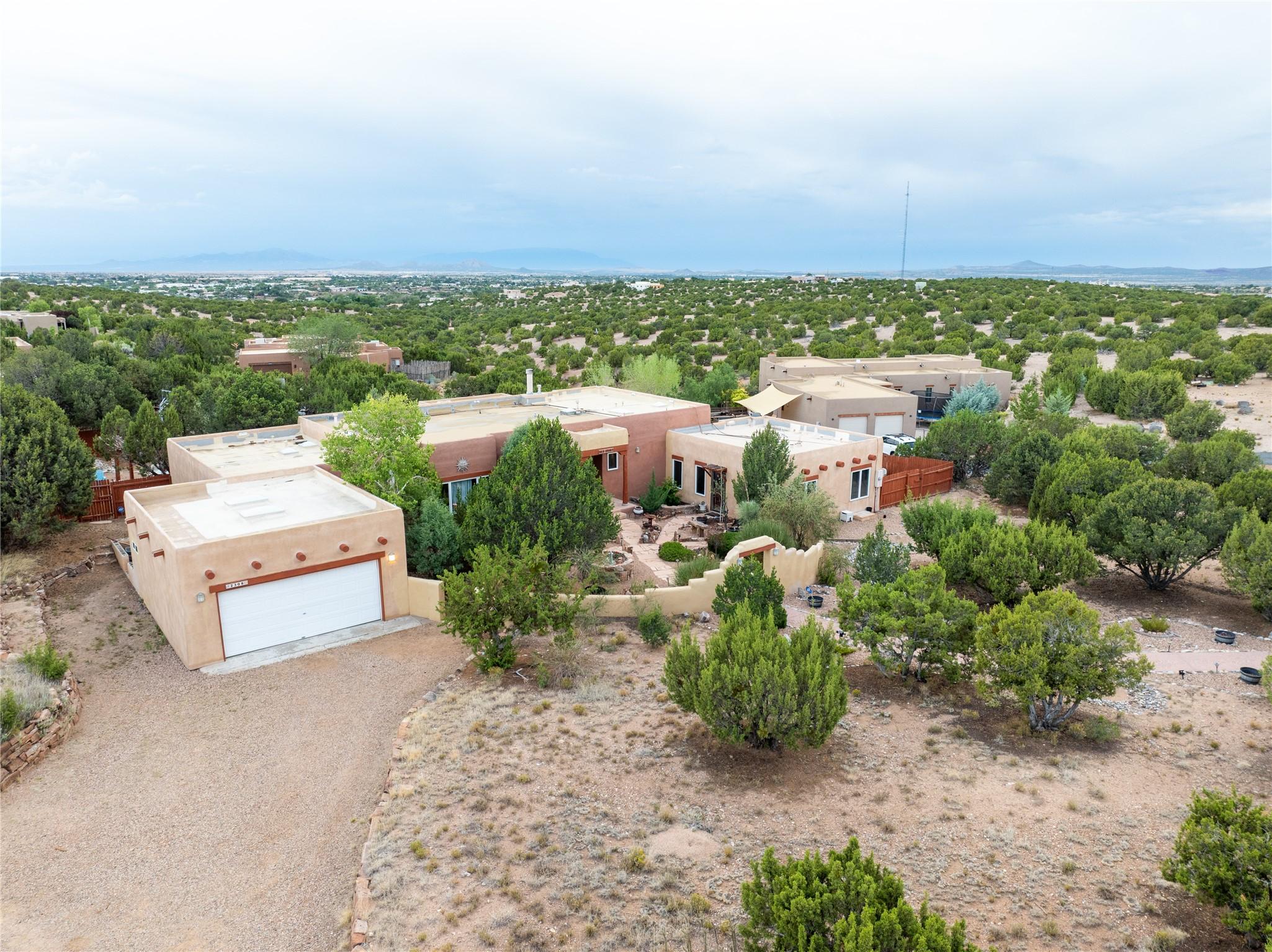 Camino Vado , Santa Fe, NM 87507