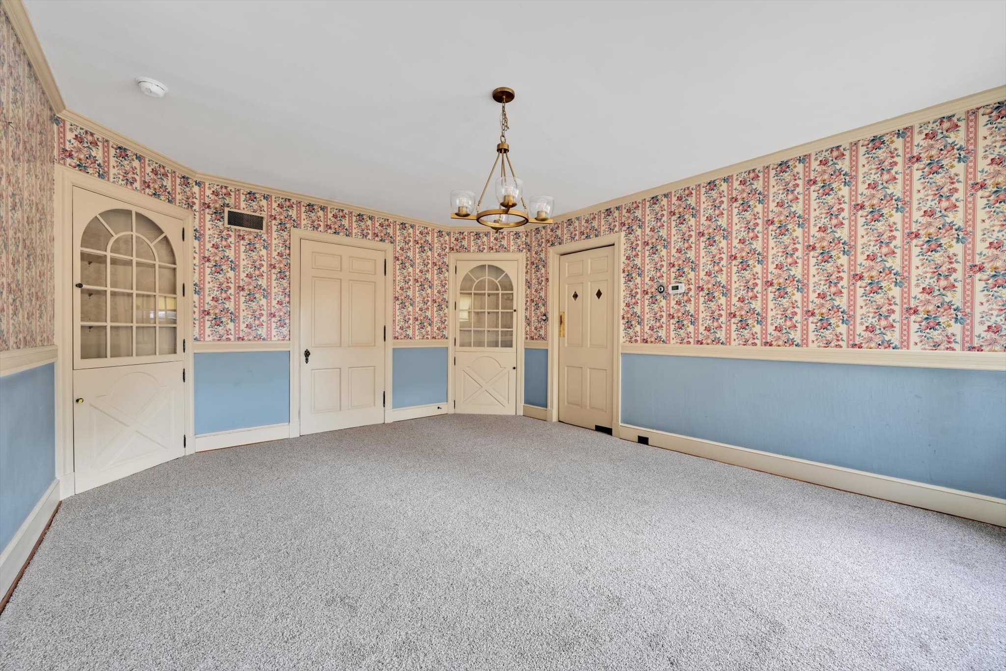 Reading, Pennsylvania, 19607, United States, 6 Bedrooms Bedrooms, ,3 BathroomsBathrooms,Residential,For Sale,2008158