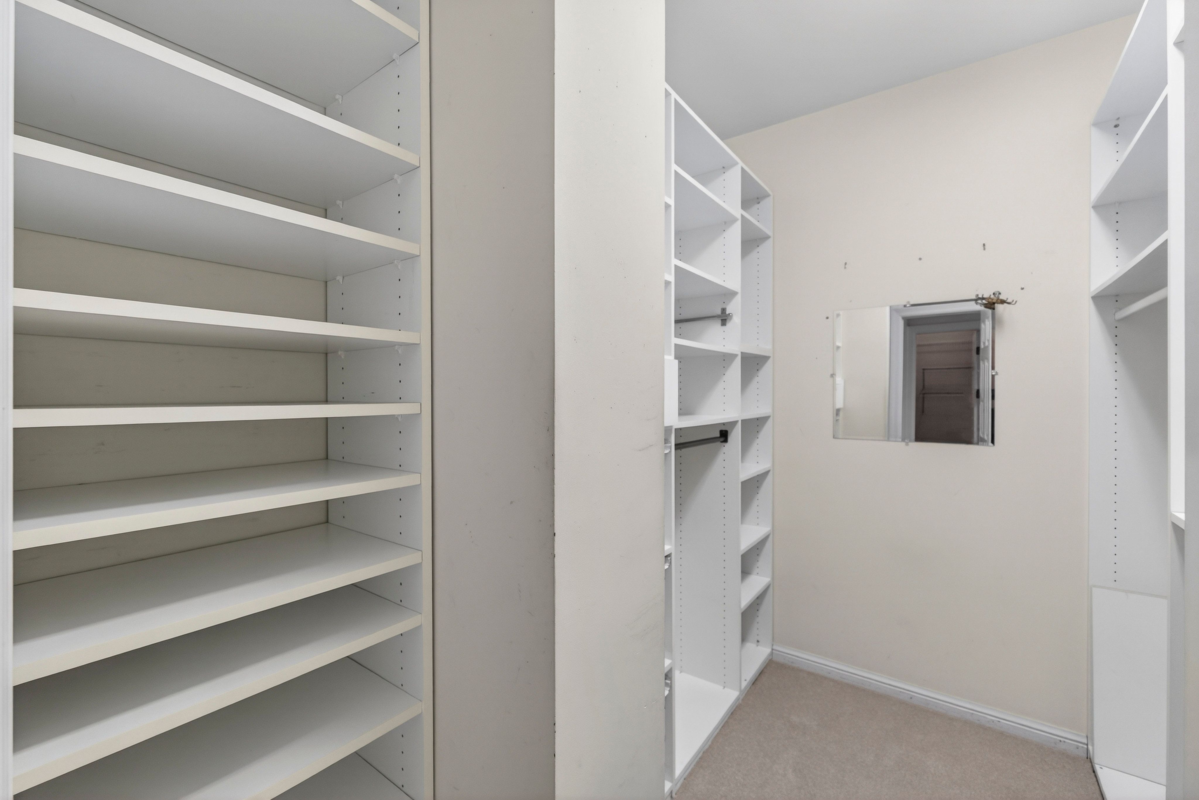  Tucked within the serene, tree-lined enclave of The Forest Subdivision - 物件實景