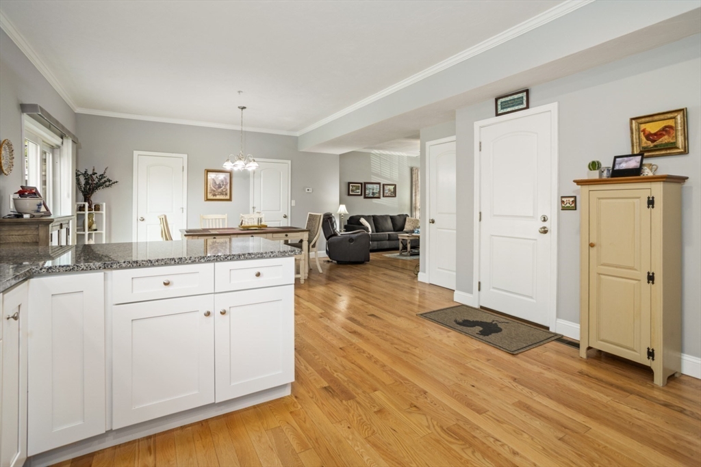 Haverhill, Massachusetts, 01832, United States, 3 Bedrooms Bedrooms, ,3 BathroomsBathrooms,Residential,For Sale,1879402