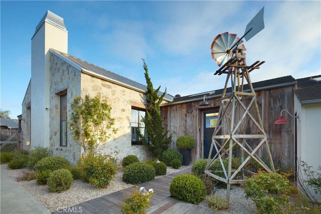 Newport Beach, California, 92660, United States, 4 Bedrooms Bedrooms, ,3 BathroomsBathrooms,Residential,For Sale,1927269