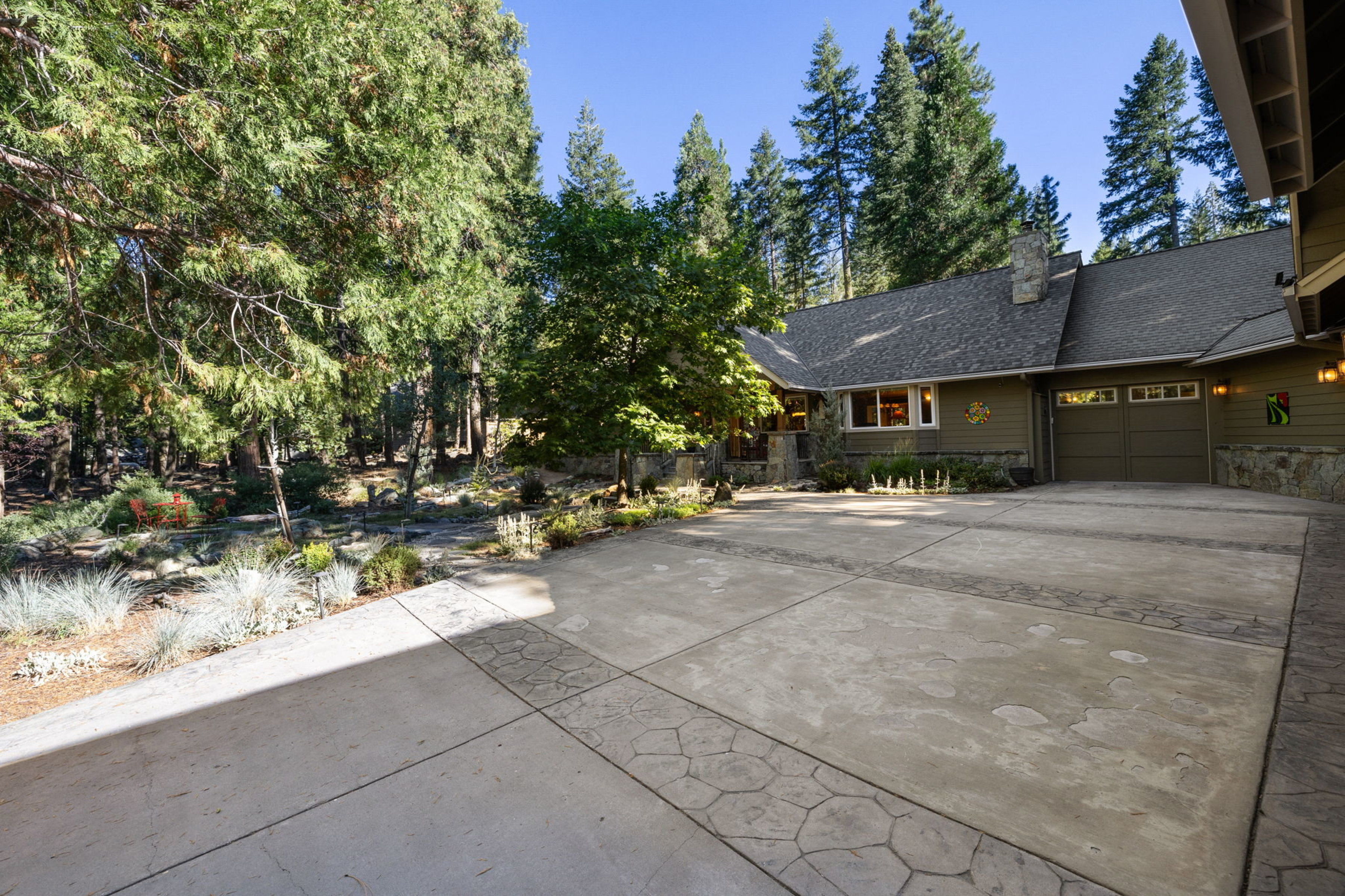  Luxury Mountain Retreat with Guest House on 1 Acre in the Heart of Graeagle - 物件實景