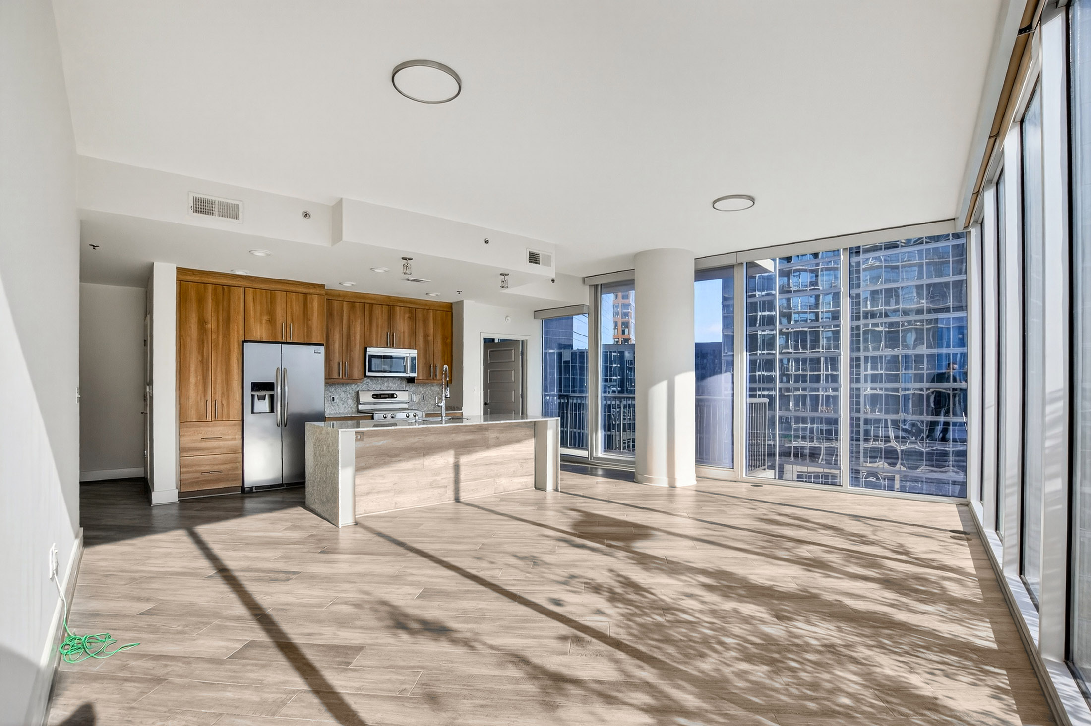  Iconic Intown Living at 1010 Midtown - 物件實景