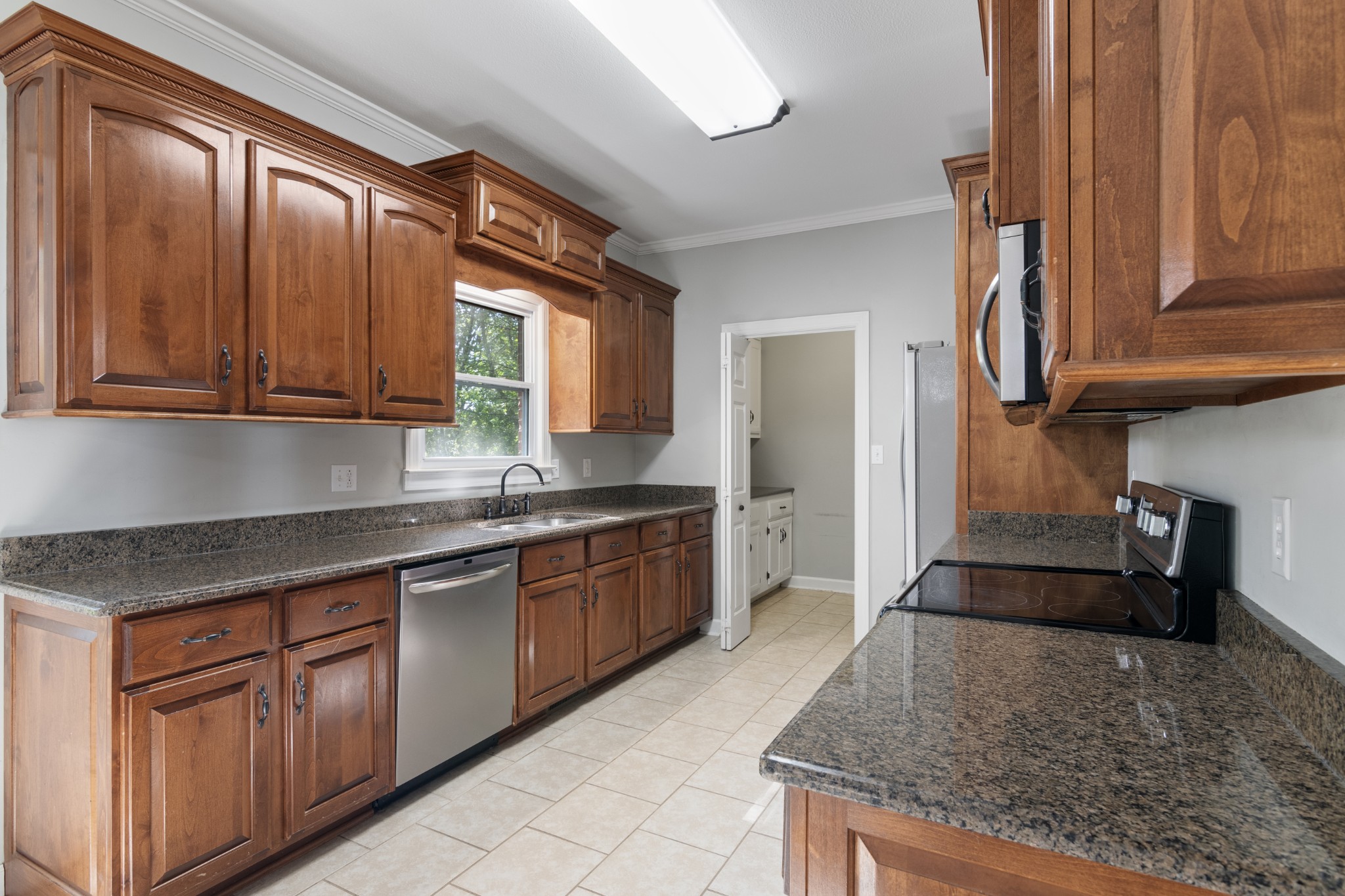 Clarksville, Tennessee, 37043, United States, 3 Bedrooms Bedrooms, ,3 BathroomsBathrooms,Residential,For Sale,1978021