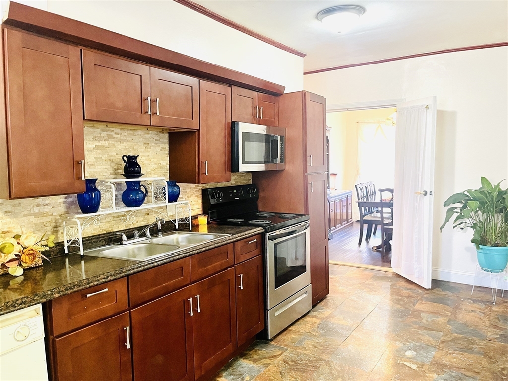Boston, Massachusetts, 02131, United States, 4 Bedrooms Bedrooms, ,3 BathroomsBathrooms,Residential,For Sale,1927769