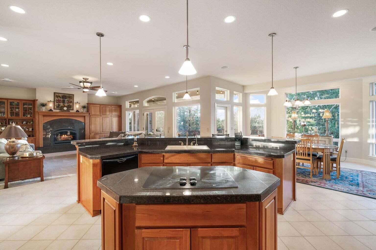 Powell Butte, Oregon, 97753, United States, 3 Bedrooms Bedrooms, ,4 BathroomsBathrooms,Residential,For Sale,1818290