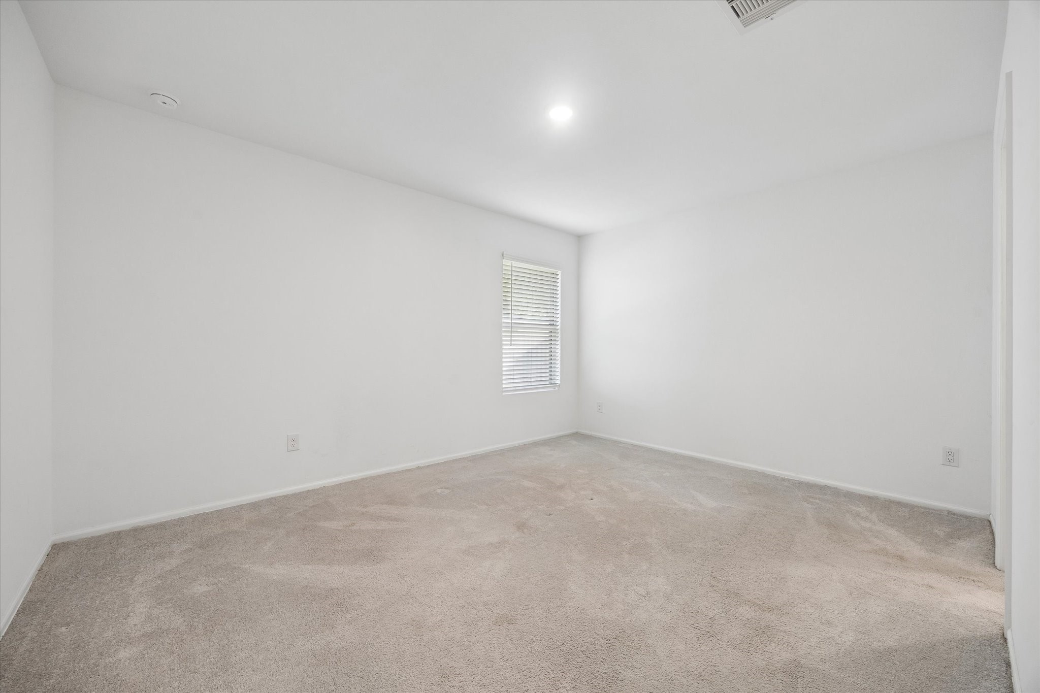  328 Riverwood Village Lane - 物件實景