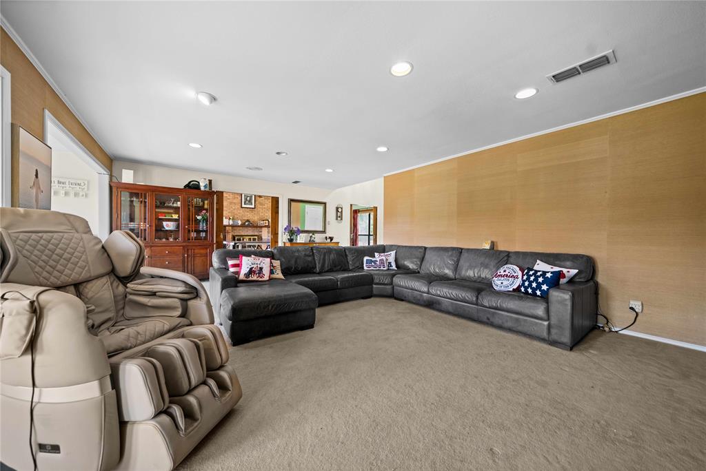 Jacksonville, Texas, 75766, United States, 6 Bedrooms Bedrooms, ,4 BathroomsBathrooms,Residential,For Sale,1837775