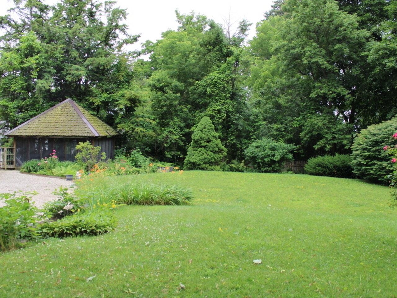 Burlington, Vermont, 05401, United States, 5 Bedrooms Bedrooms, ,2 BathroomsBathrooms,Residential,For Sale,1804397