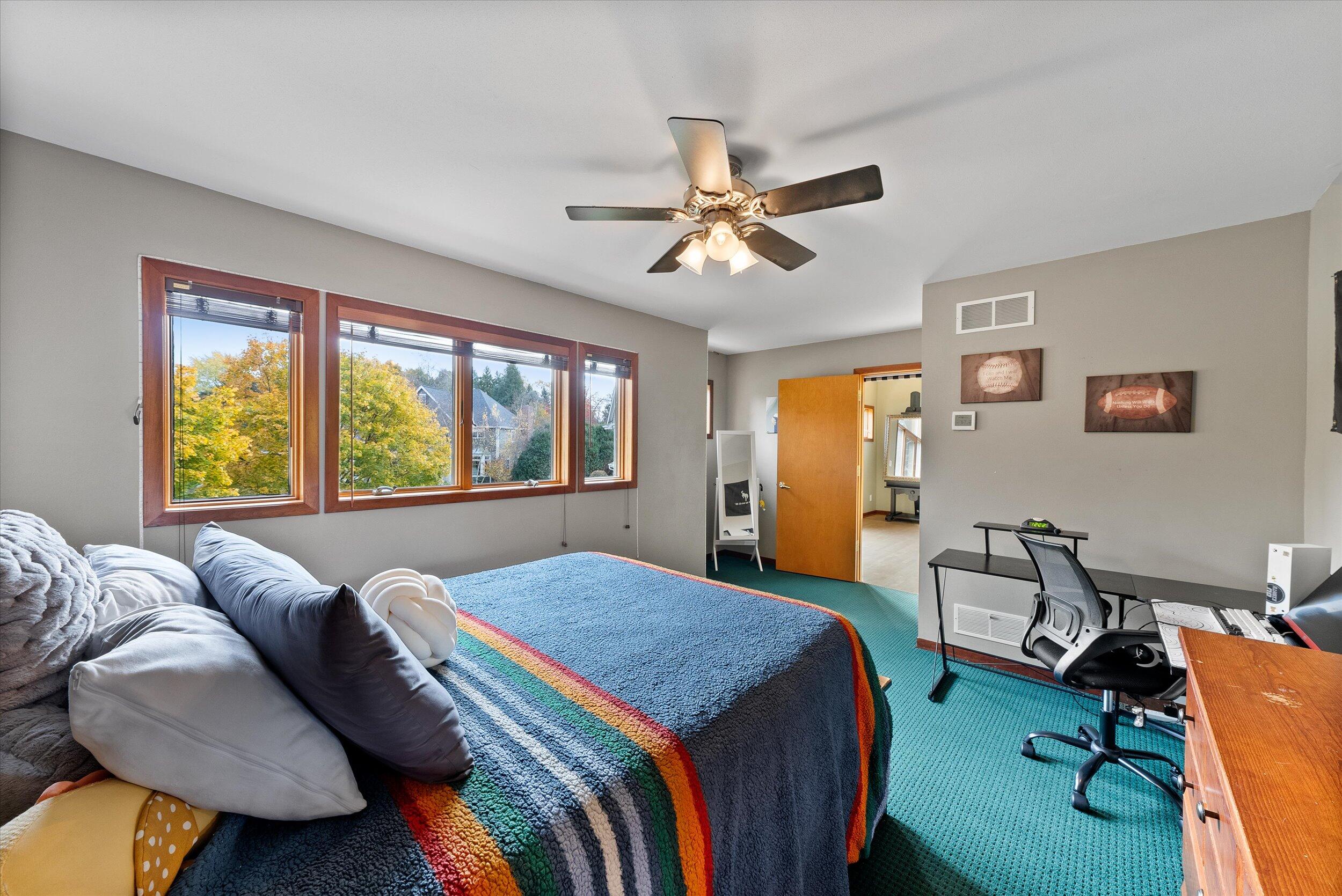 Grafton, Wisconsin, 53024, United States, 4 Bedrooms Bedrooms, ,6 BathroomsBathrooms,Residential,For Sale,1989565