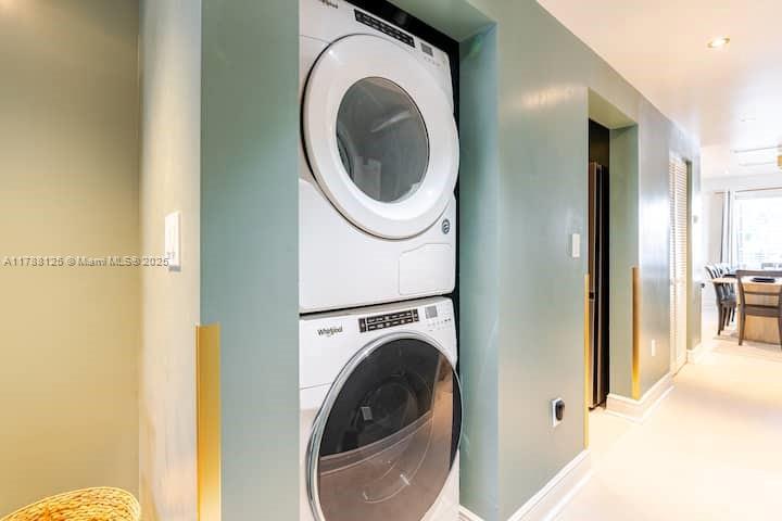 Miami Beach, Florida, 33139, United States, 5 Bedrooms Bedrooms, ,5 BathroomsBathrooms,Residential,For Sale,1785571