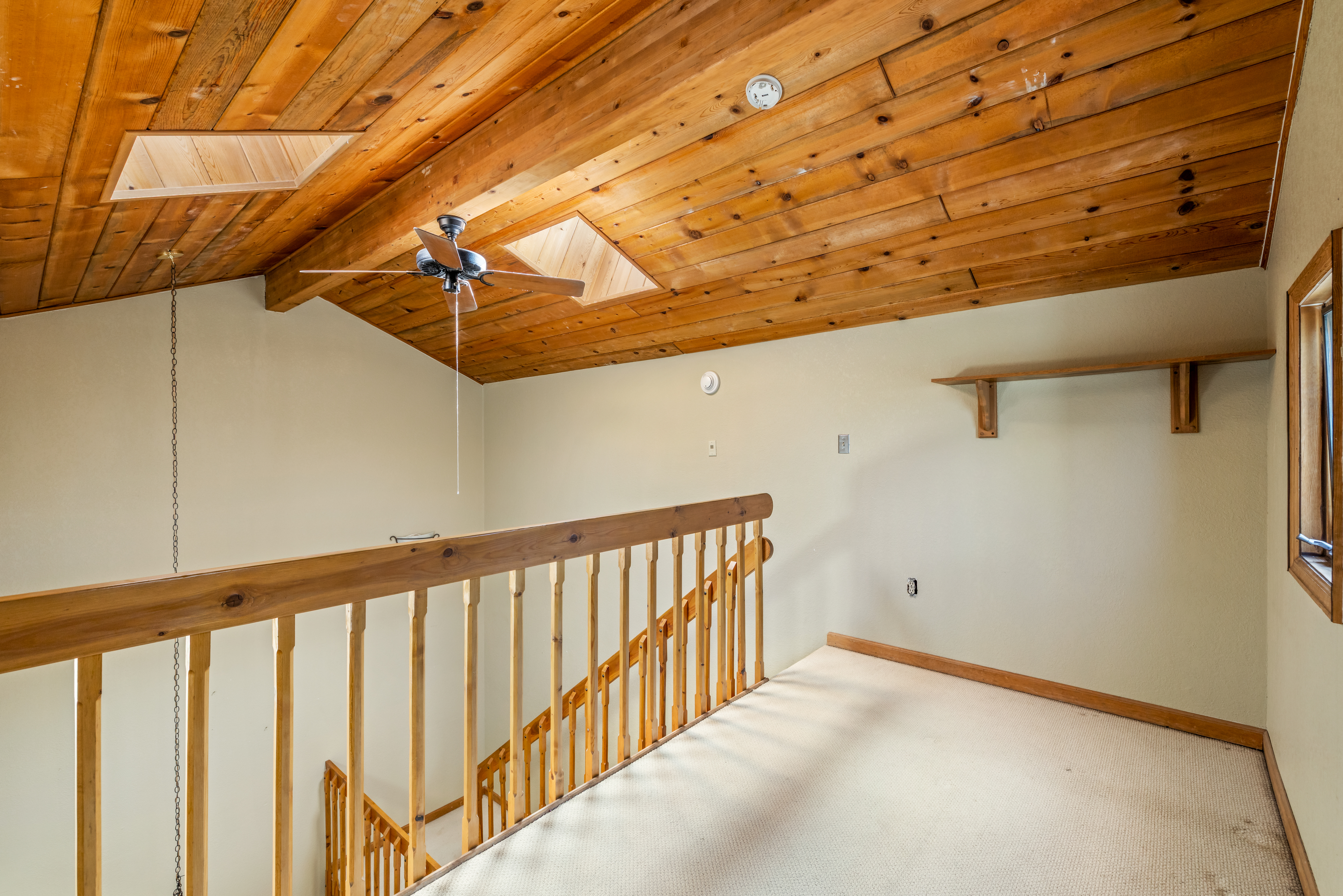  Spacious Columbine Townhome - 物件實景