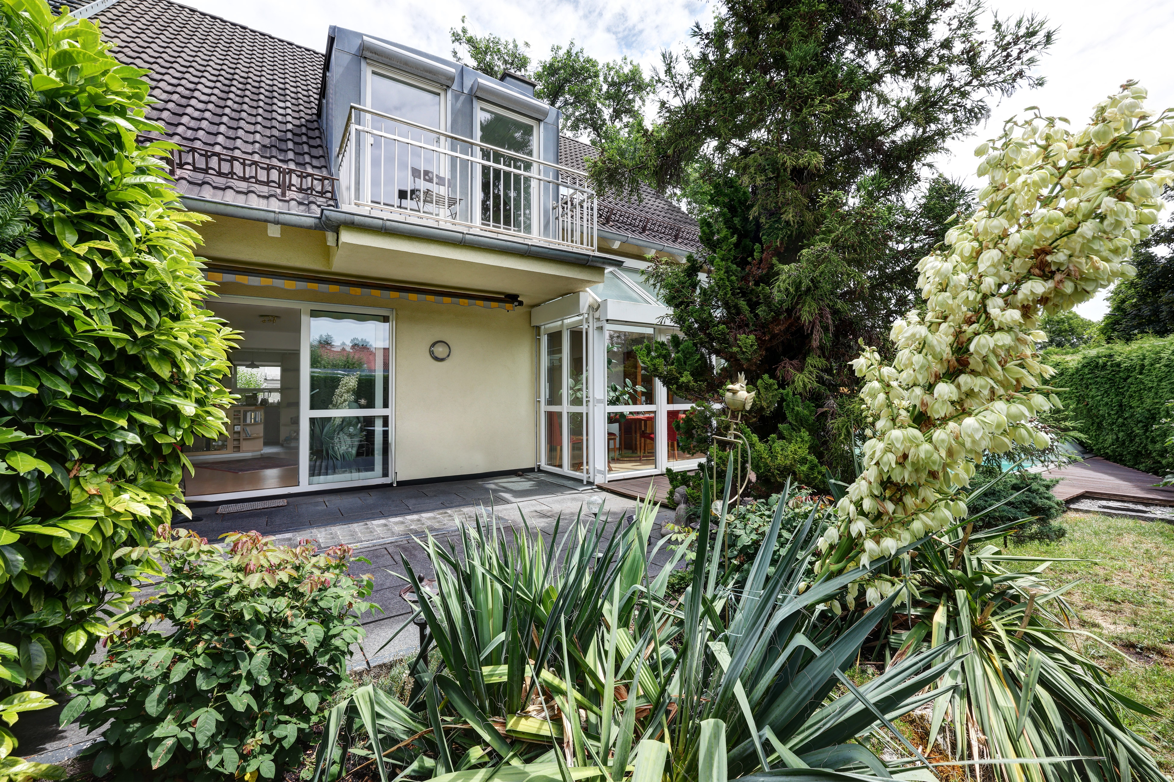  Doppelhaushälfte mit 5 Zimmern, 2 Bädern, Pool und Wintergarten in bevorzugte... - 物件實景