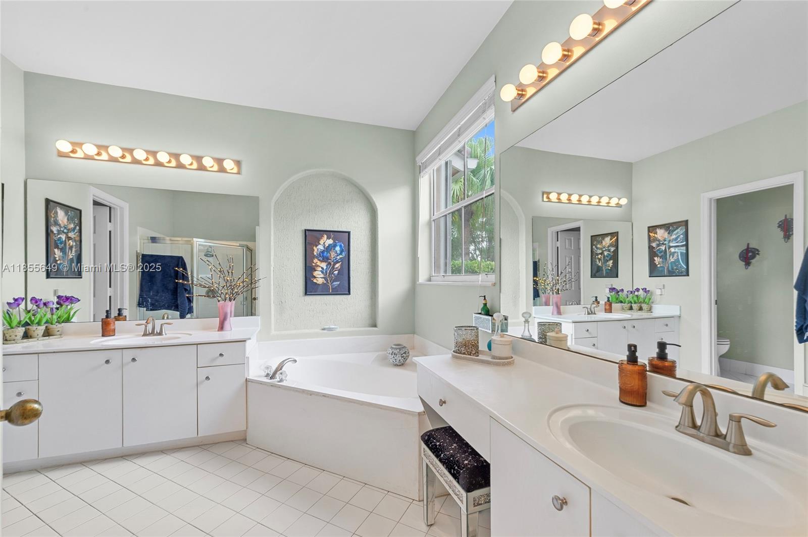 Weston, Florida, 33327, United States, 4 Bedrooms Bedrooms, ,3 BathroomsBathrooms,Residential,For Sale,1913300