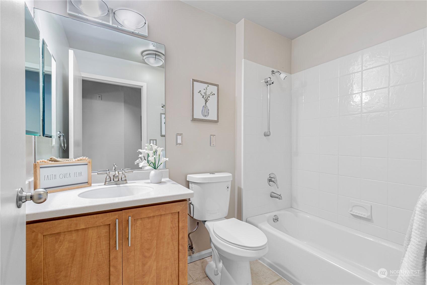 4528 8TH AVENUE NE 5C, SEATTLE, Washington, 98105, United States, 3 Bedrooms Bedrooms, ,2 BathroomsBathrooms,Residential,For Sale,4528 8TH AVENUE NE 5C,1553890