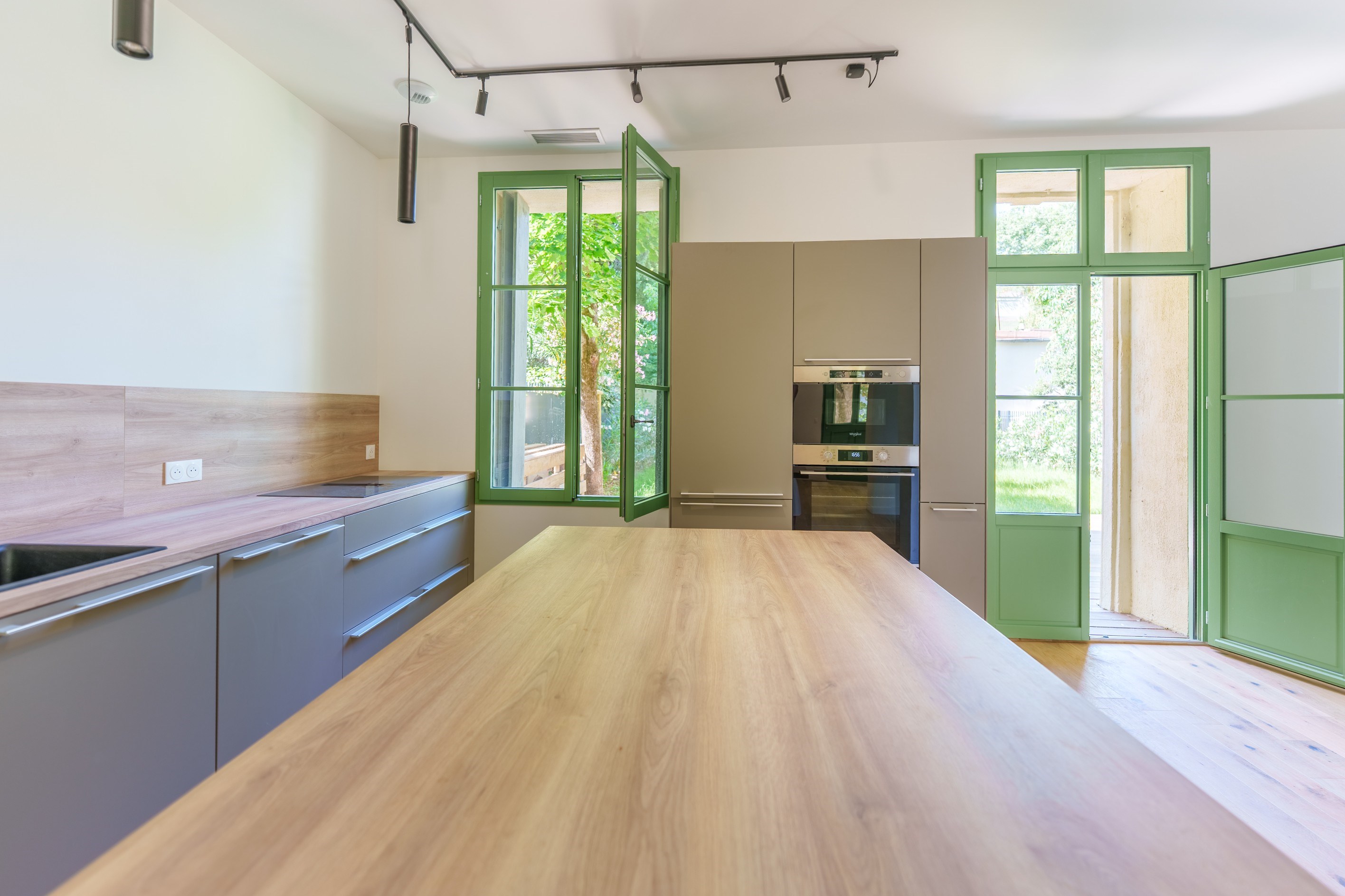  In the heart of Boutonnet, a tastefully renovated family home - 物件實景