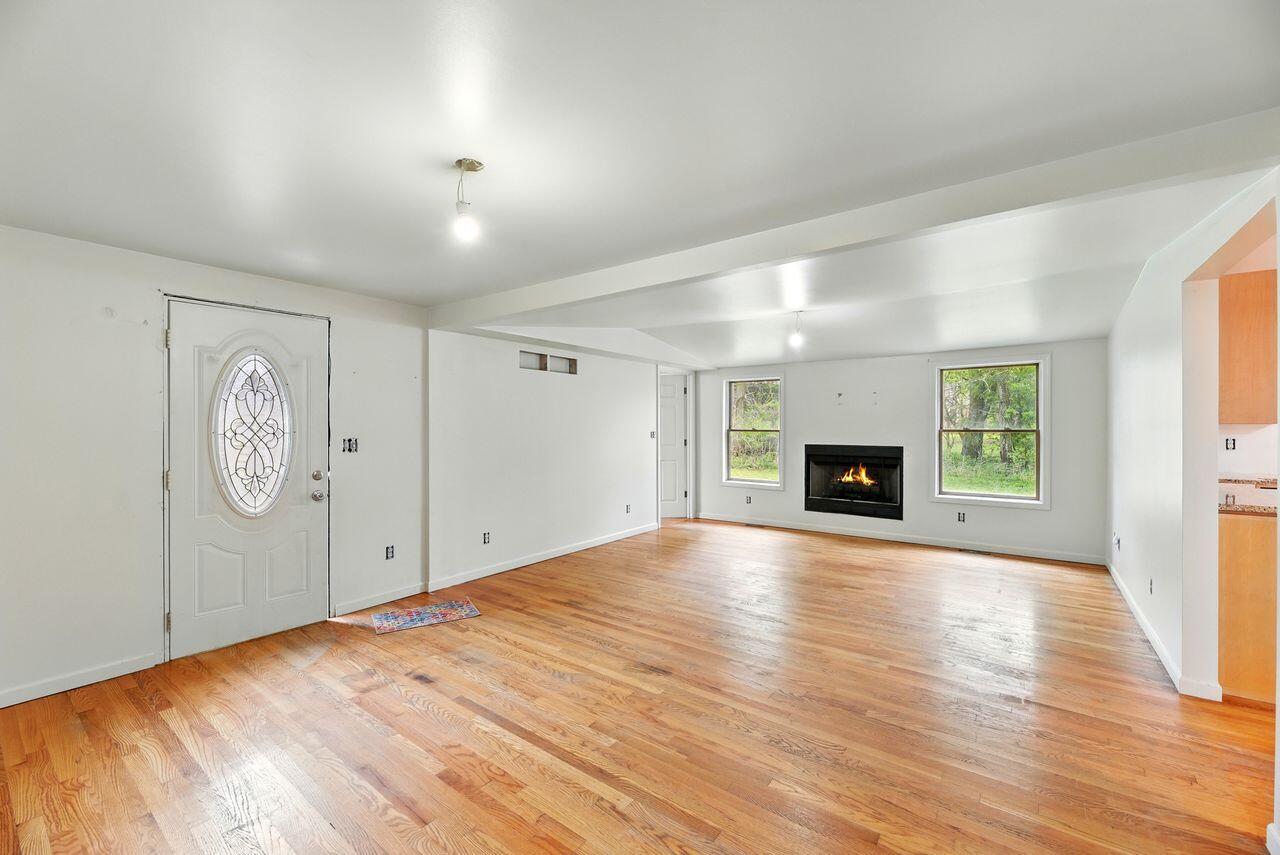 Three Oaks, Michigan, 49128, United States, 3 Bedrooms Bedrooms, ,2 BathroomsBathrooms,Residential,For Sale,1806121