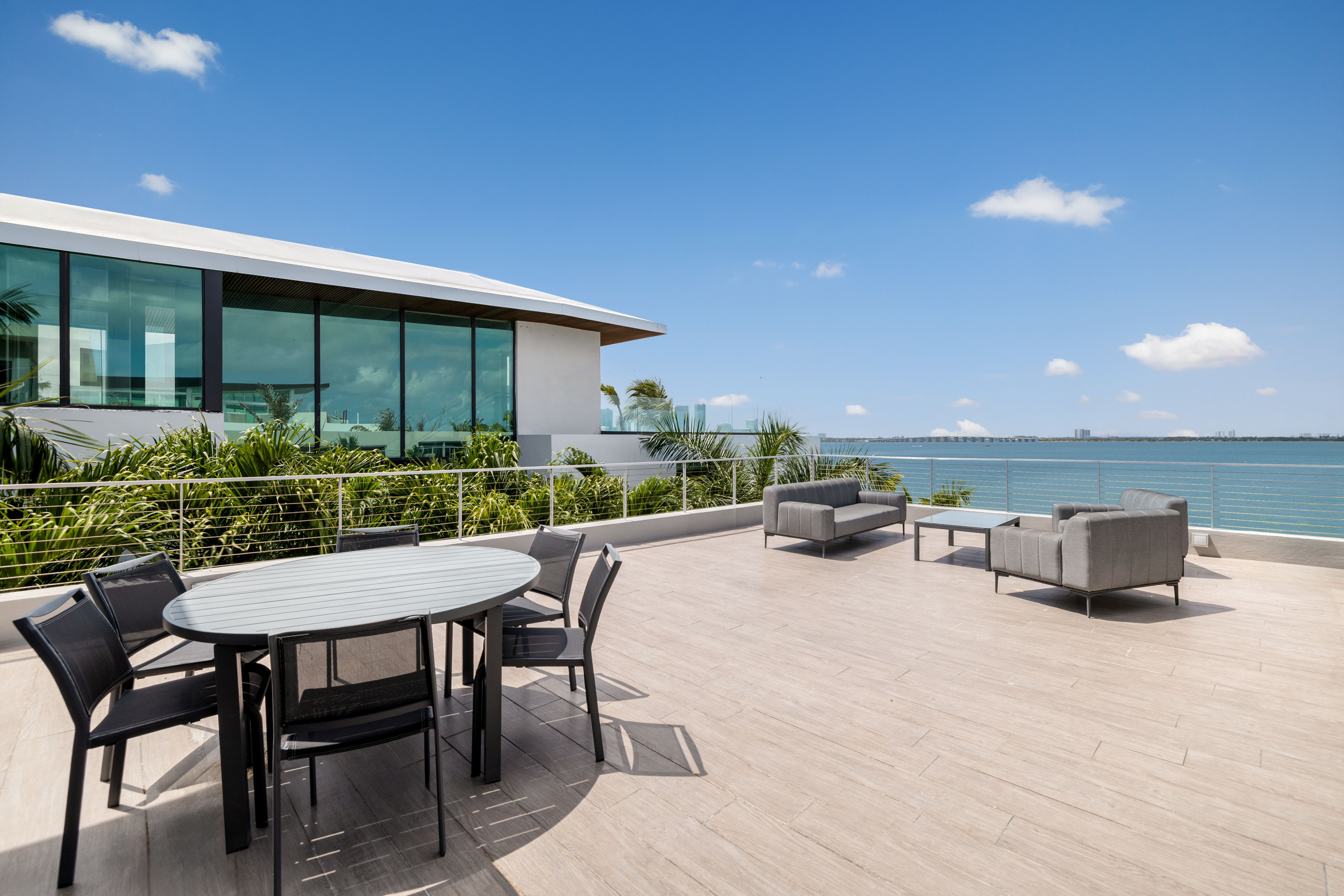  1379 N Venetian Way, Miami, FL, 33139 - 物件實景
