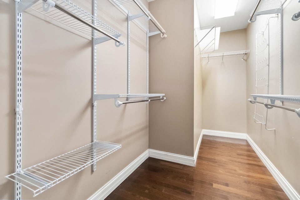 Dunnville, Kentucky, 42528, United States, 6 Bedrooms Bedrooms, ,5 BathroomsBathrooms,Residential,For Sale,1998018