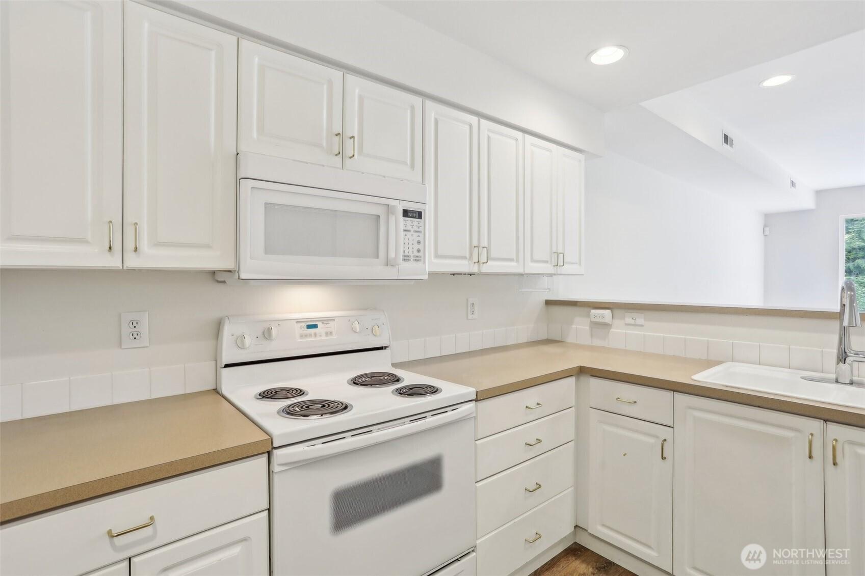 BOTHELL, Washington, 98021, United States, 3 Bedrooms Bedrooms, ,3 BathroomsBathrooms,Residential,For Sale,1875134