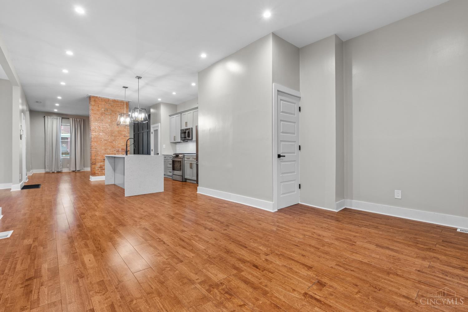 Cincinnati, Ohio, 45206, United States, 3 Bedrooms Bedrooms, ,3 BathroomsBathrooms,Residential,For Sale,1997229