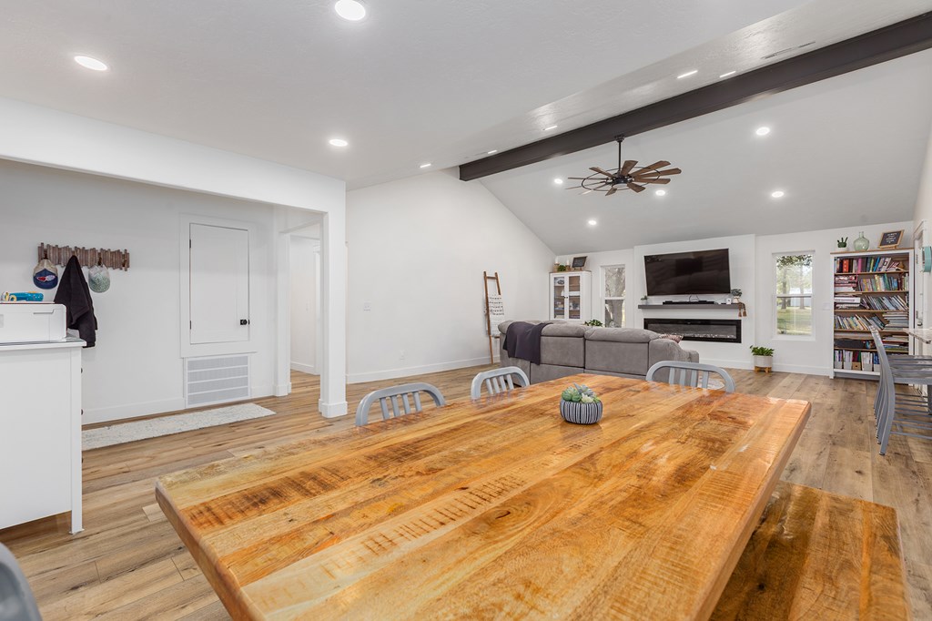 Huntington, Texas, 75949, United States, 4 Bedrooms Bedrooms, ,3 BathroomsBathrooms,Residential,For Sale,2009235